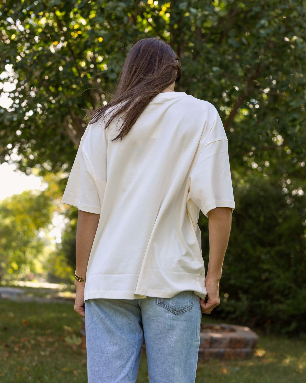 womans lemonade stand tee