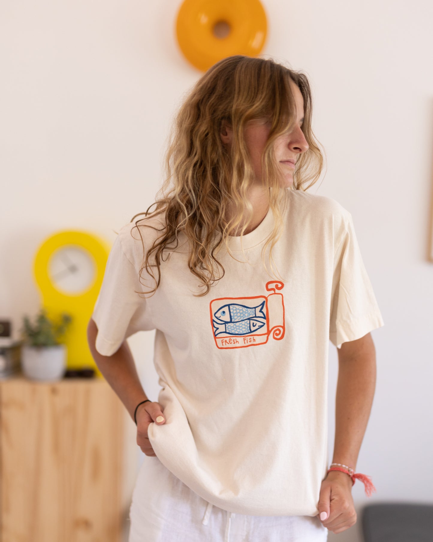 womans fresh fish graphic