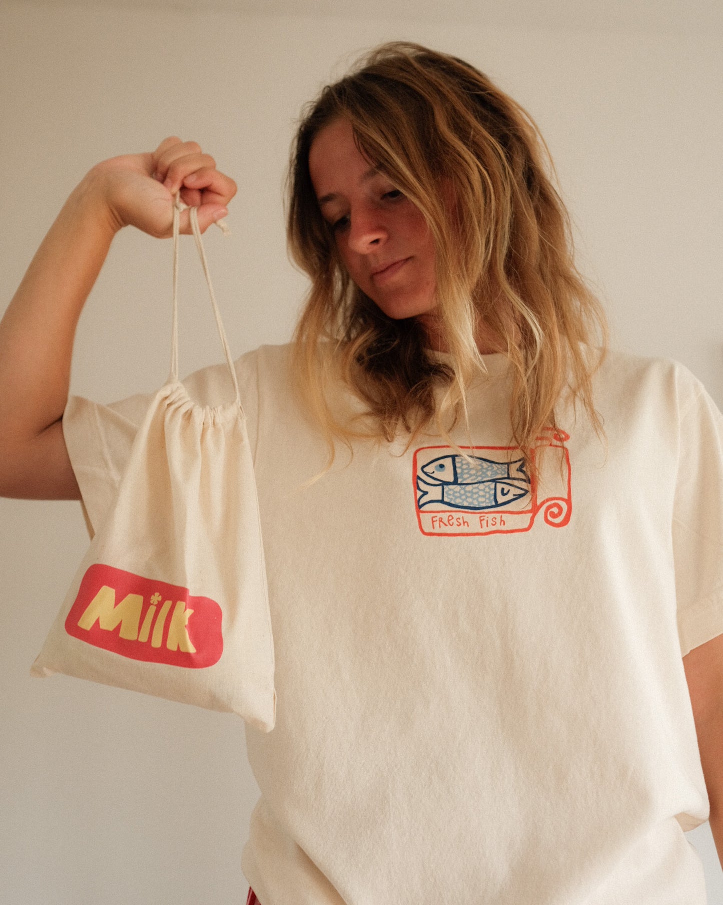 womans fresh fish graphic