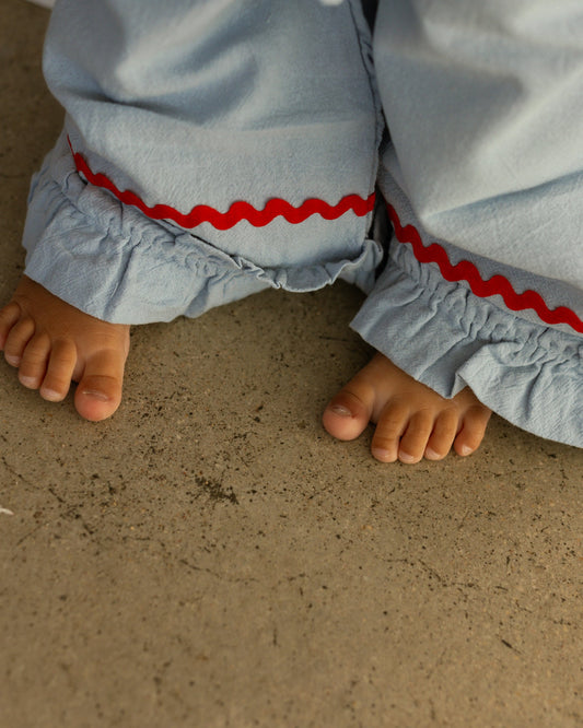 kids ruffle pants - Pigeon said please